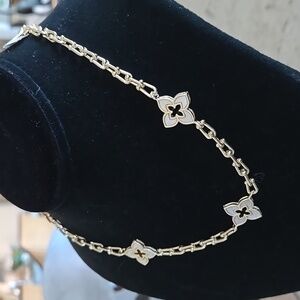 Elegant Gold and Mother of Pearl Floral Necklace NWOT